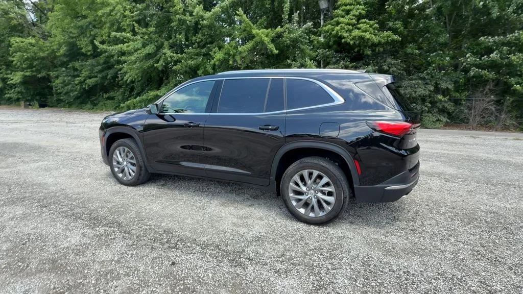 Used 2025 Black Buick Preferred image 6