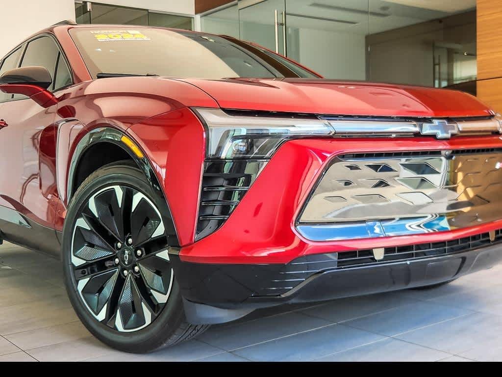 Used 2024 Chevrolet Blazer EV RS with VIN 3GNKDCRJ9RS213018 for sale in Oak Lawn, IL