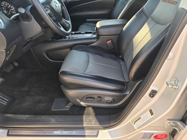 Used 2019 Silver Nissan SL image 18