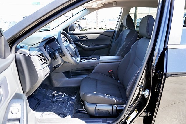 Used 2025 Black Nissan S image 21