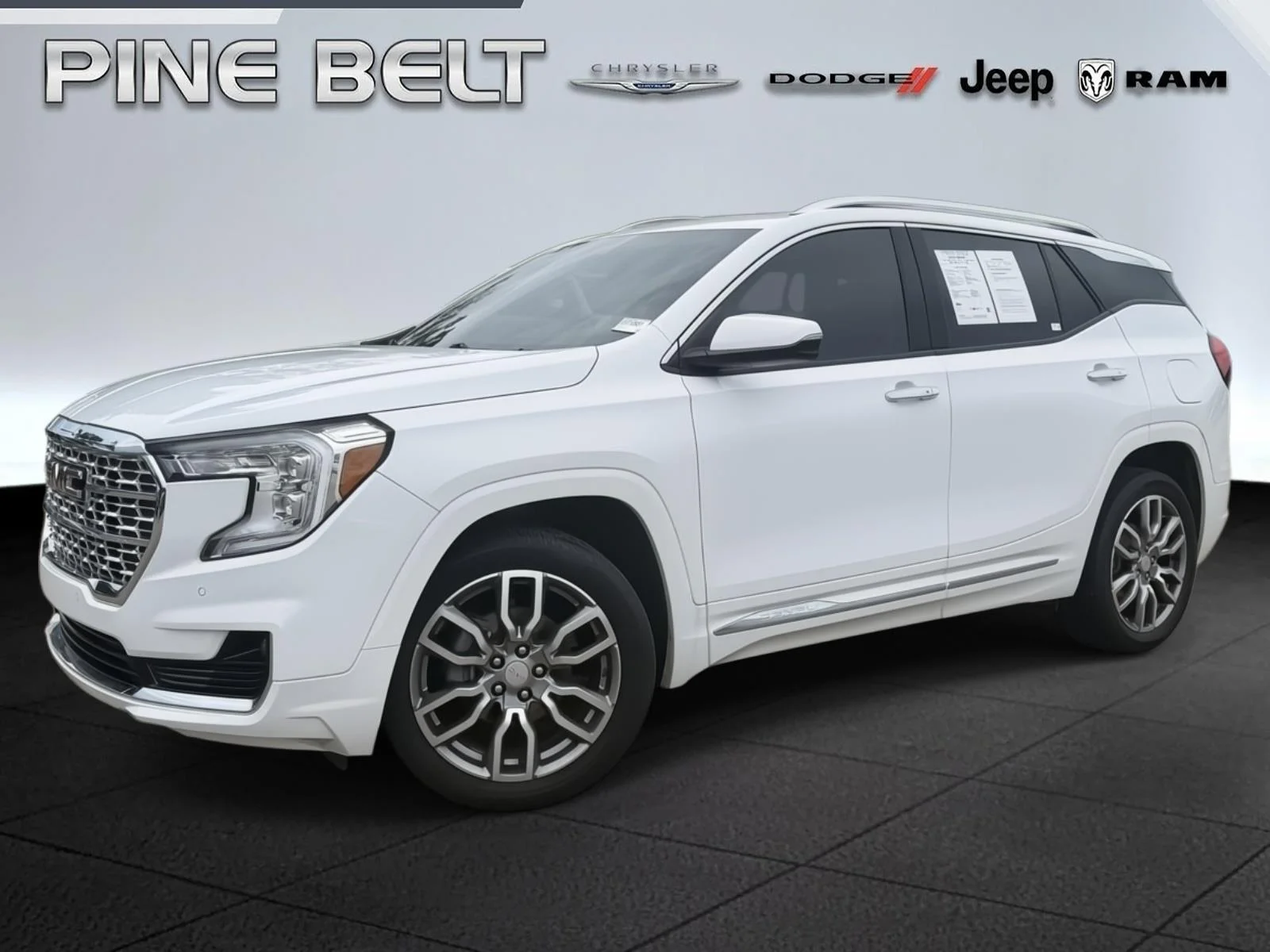 Used 2024 Summit White GMC Denali image 1
