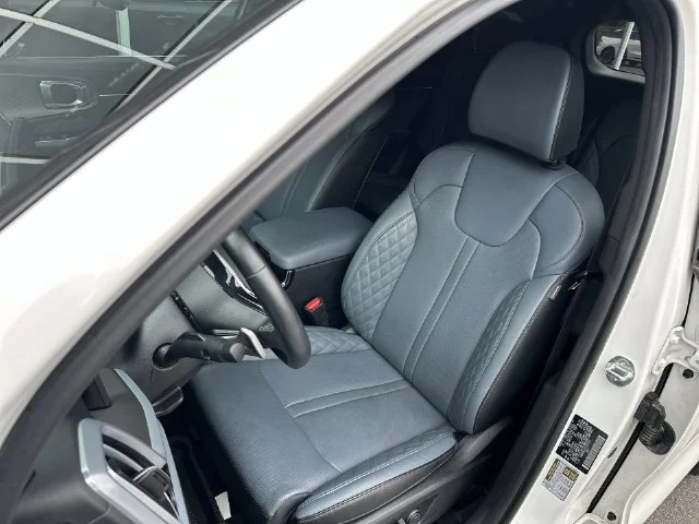 Used 2025 White Kia SX Prestige image 12