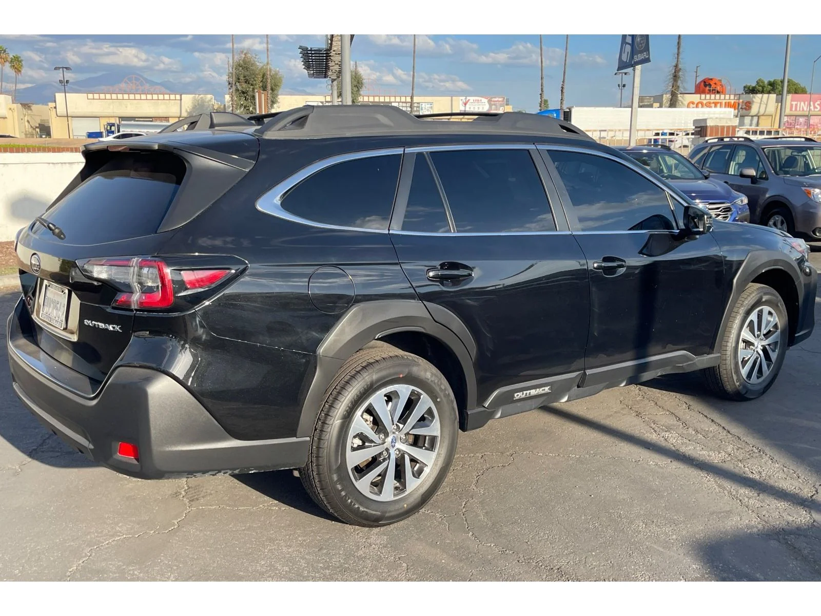 Used 2025 CRYSTAL BLACK SIL Subaru Premium image 5