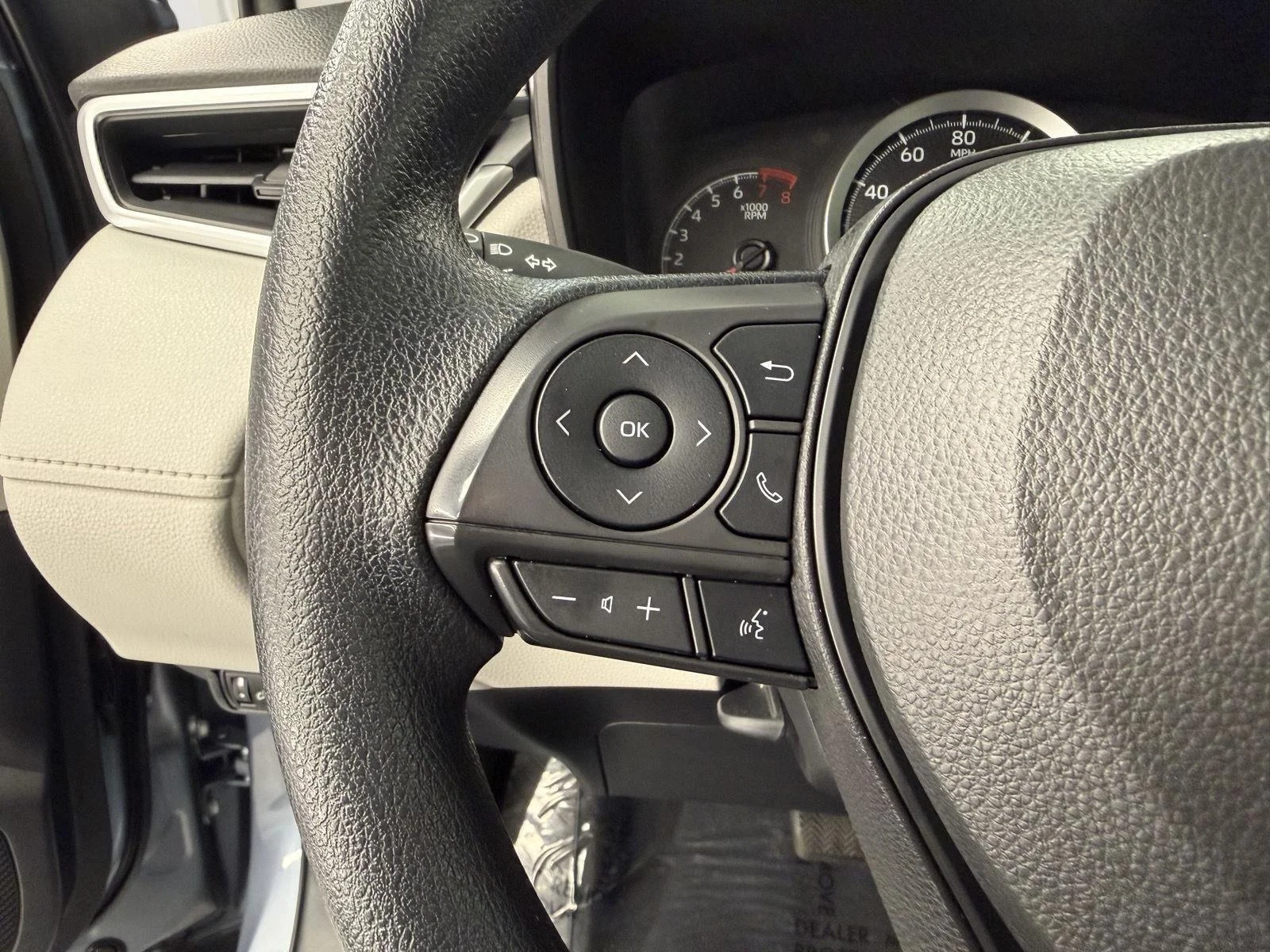 Used 2022 Celestite Toyota L image 10