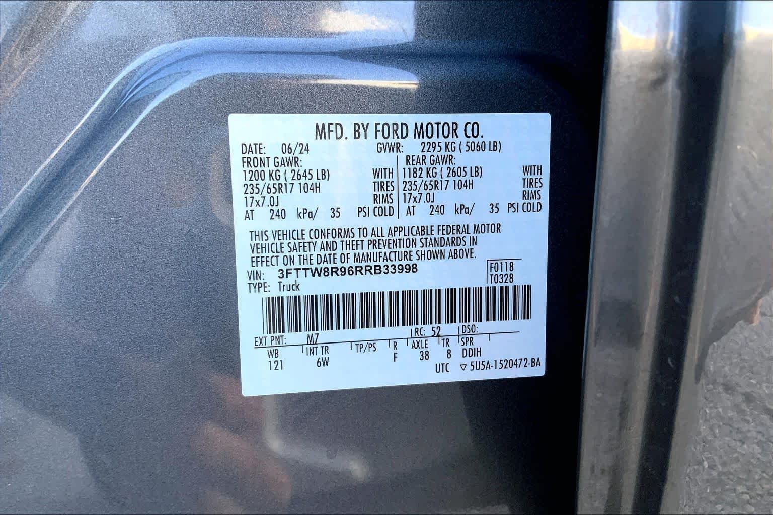 Used 2024 Carbonized Gray Metallic Ford LARIAT Advanced image 37