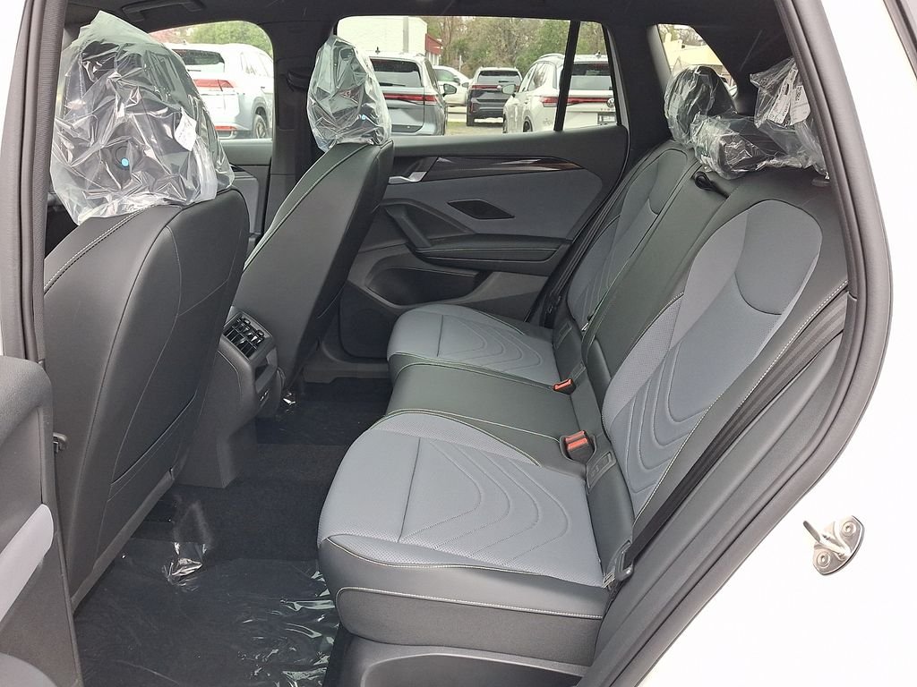 New 2026 White/off-white Volkswagen 2.0T SE R-Line Black image 5