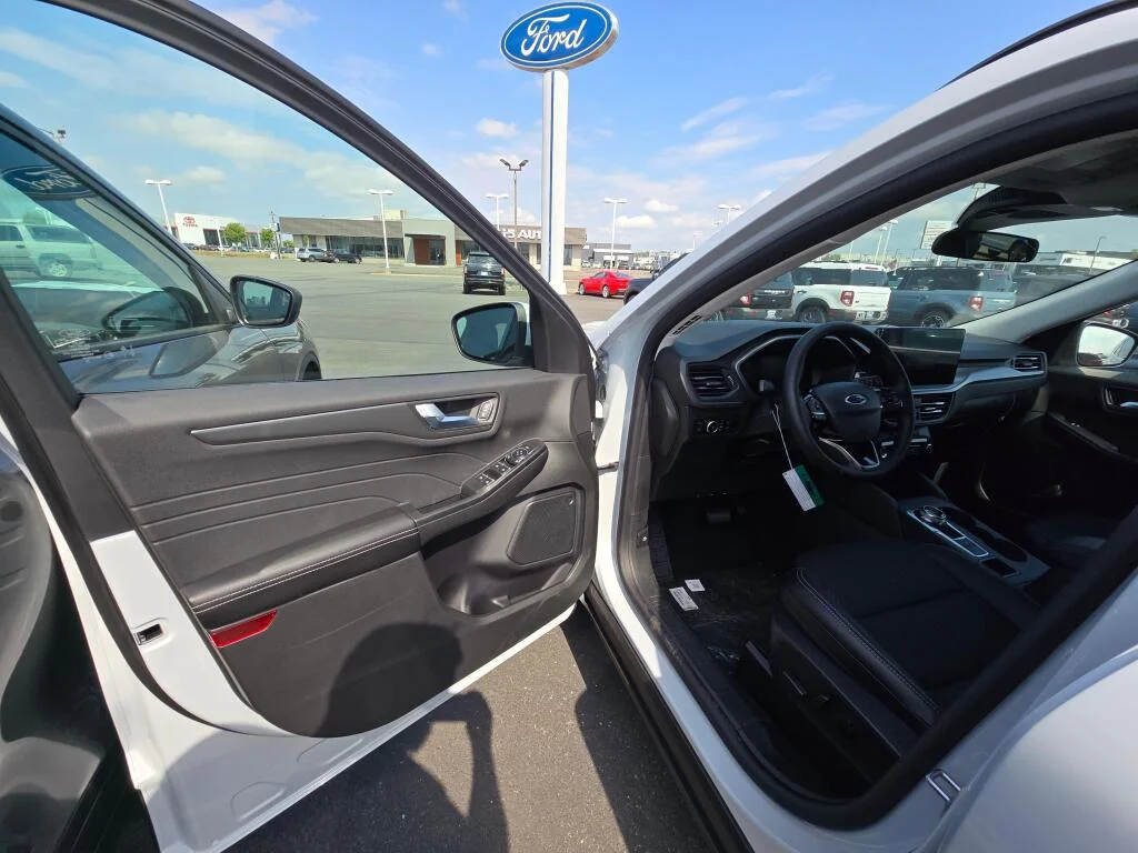 2025 Ford Escape Plug-in hybrid PHEV - Photo 17