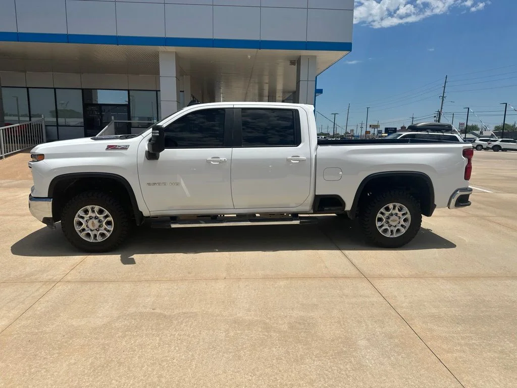 Used 2024 White Chevrolet LT image 29
