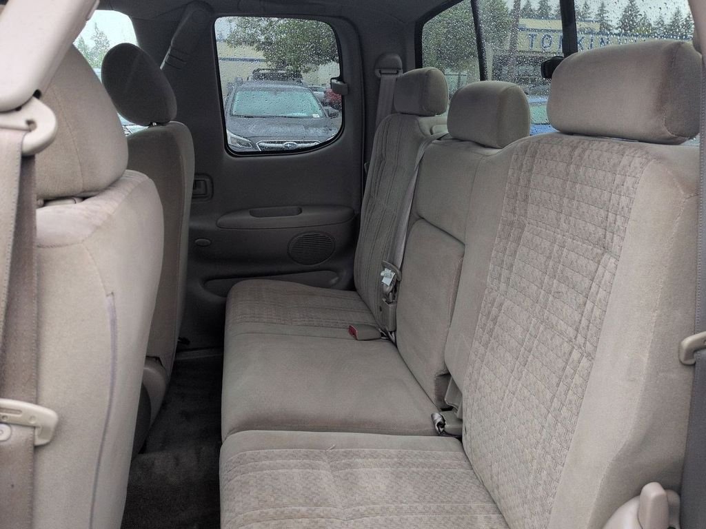 Used 2006 Natural White Toyota SR5 image 22