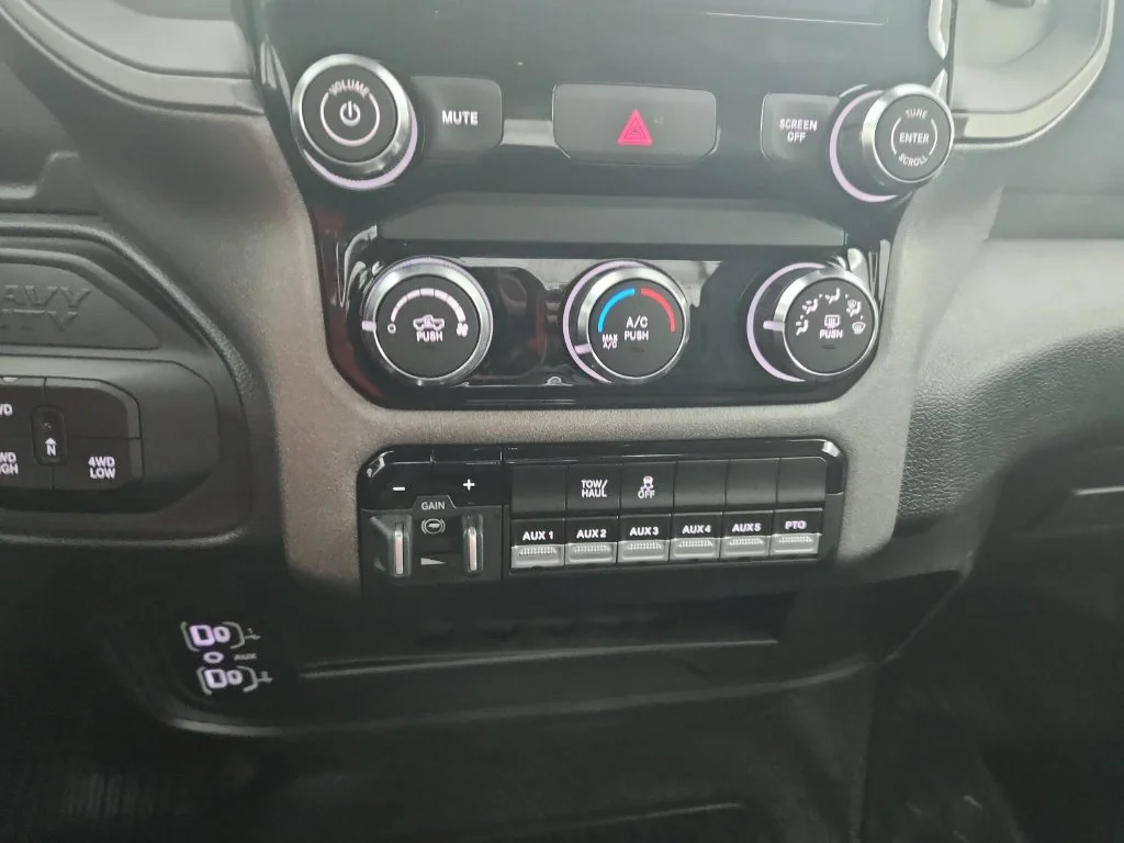 2026 RAM 3500 Chassis Tradesman - Photo 18