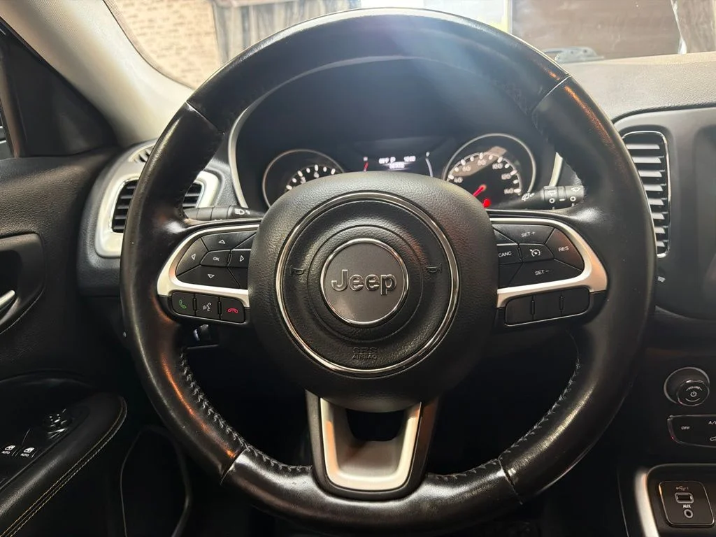 Used 2020 Granite Crystal Metallic Clearcoat Jeep Sport image 19