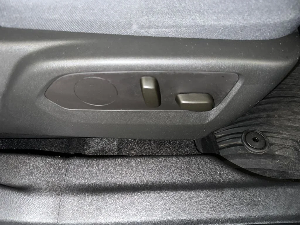 Used 2023 Moonstone Gray Metallic Buick Essence image 34