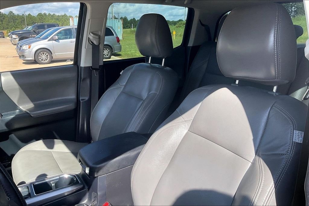Used 2018 Gray Toyota SR5 image 24