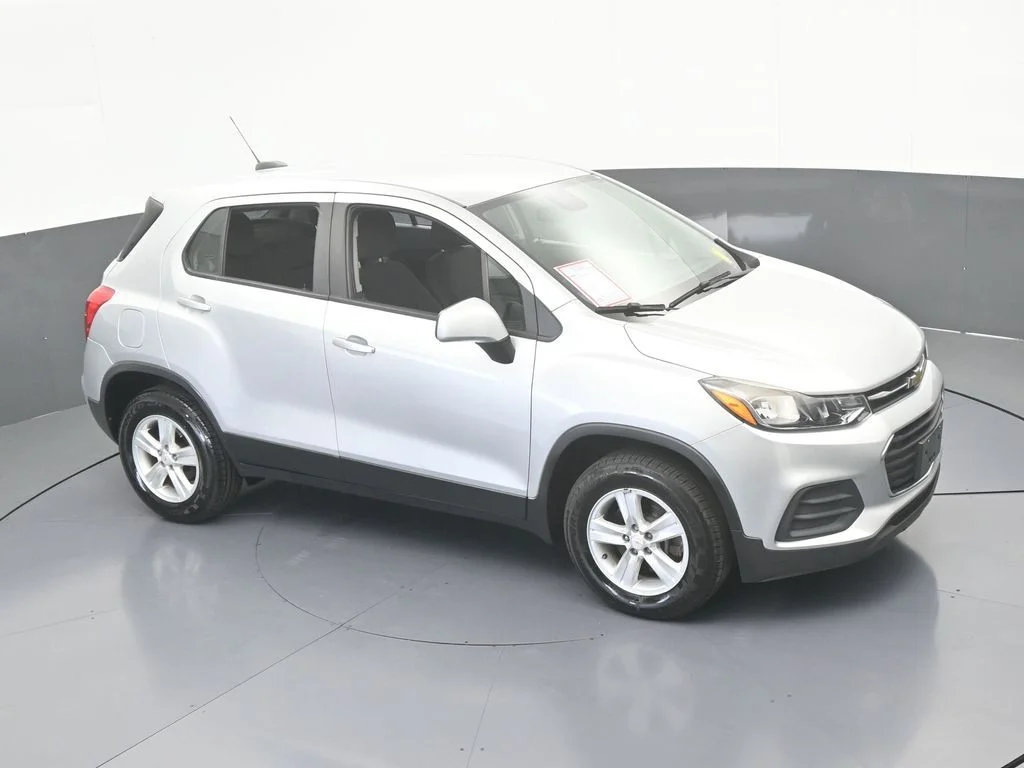 Used 2017 Silver Ice Metallic Chevrolet LS image 49