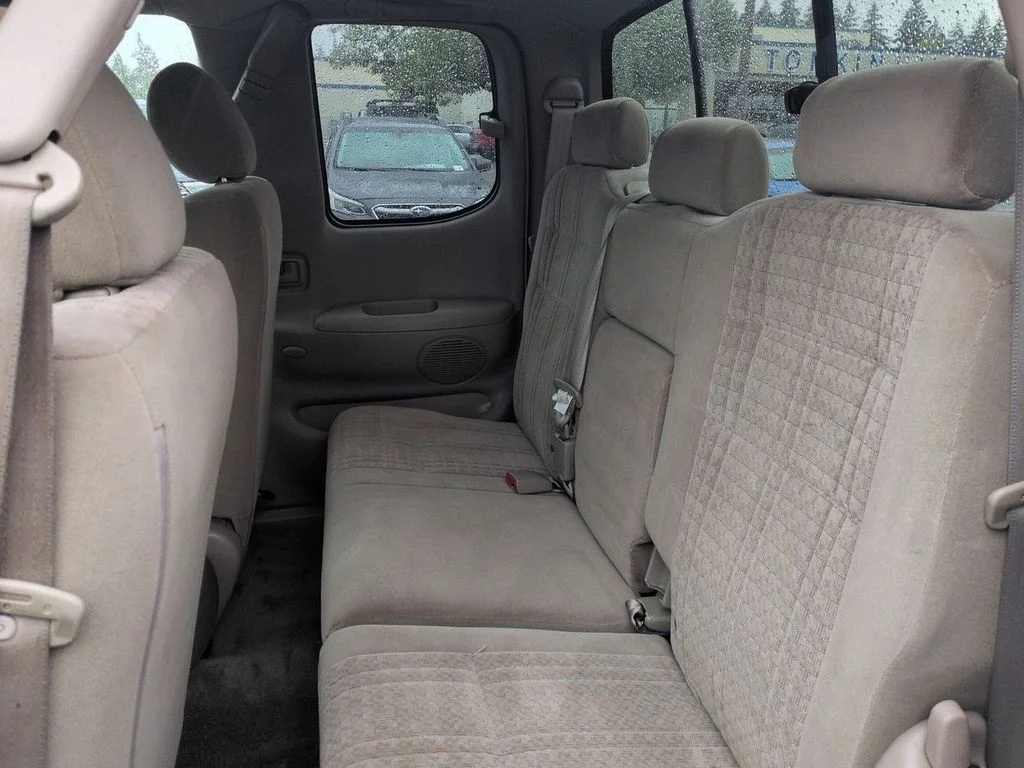 Used 2006 Natural White Toyota SR5 image 22