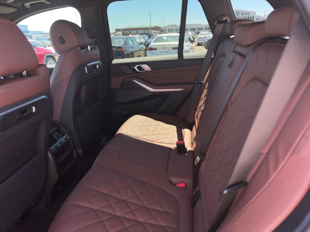 New 2026 Black Sapphire Metallic BMW xDrive50e image 21