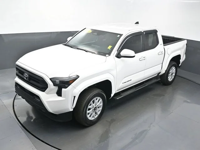 Used 2024 White Toyota SR5 image 39
