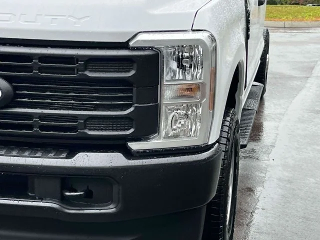 New 2027 White Ford  image 9