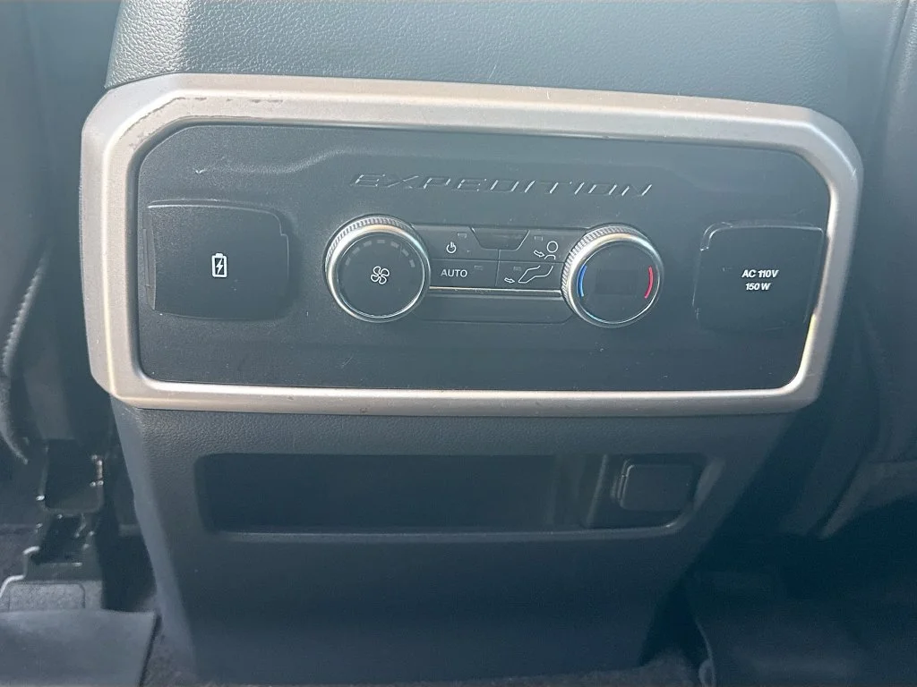 Used 2023 Black Ford XLT image 28