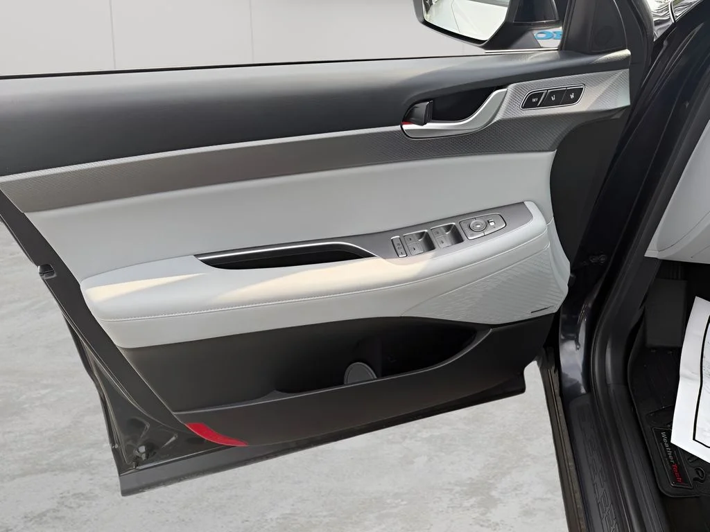 Used 2024 Moonlight Cloud Hyundai SEL image 20