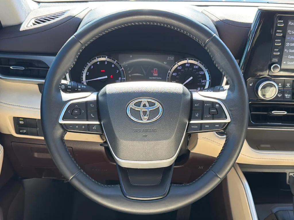 Used 2022 Blue Toyota XLE image 24