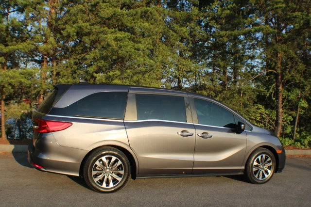 Used 2022 Modern Steel Metallic Honda EX-L image 2