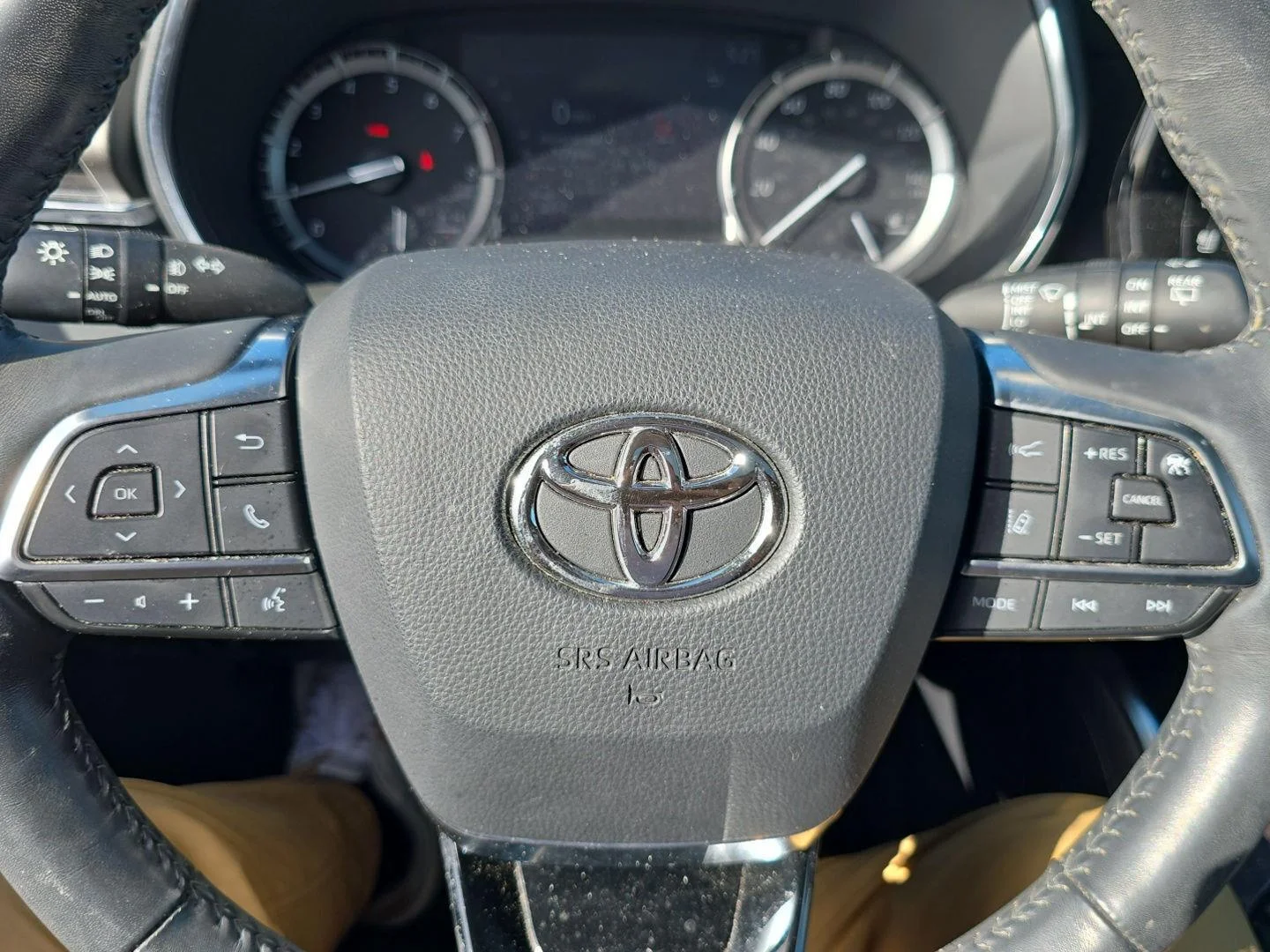 Used 2021 Moondust Toyota Platinum image 14
