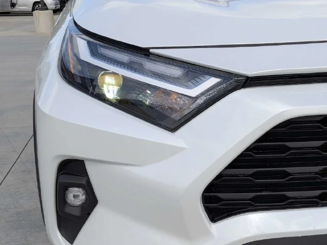 Used 2025 Beige Toyota XLE Premium image 11