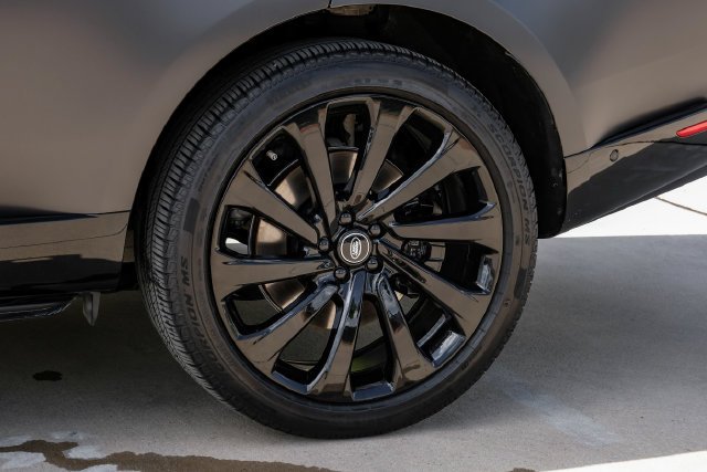 Used 2025 Gray Land Rover Autobiography image 79