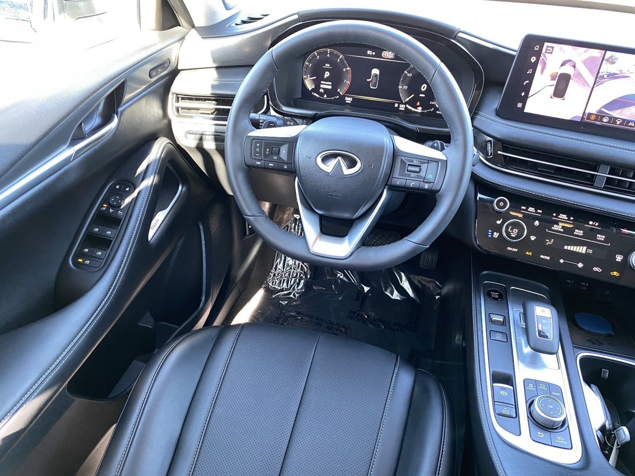 Certified Used 2027 Radiant White INFINITI LUXE image 18