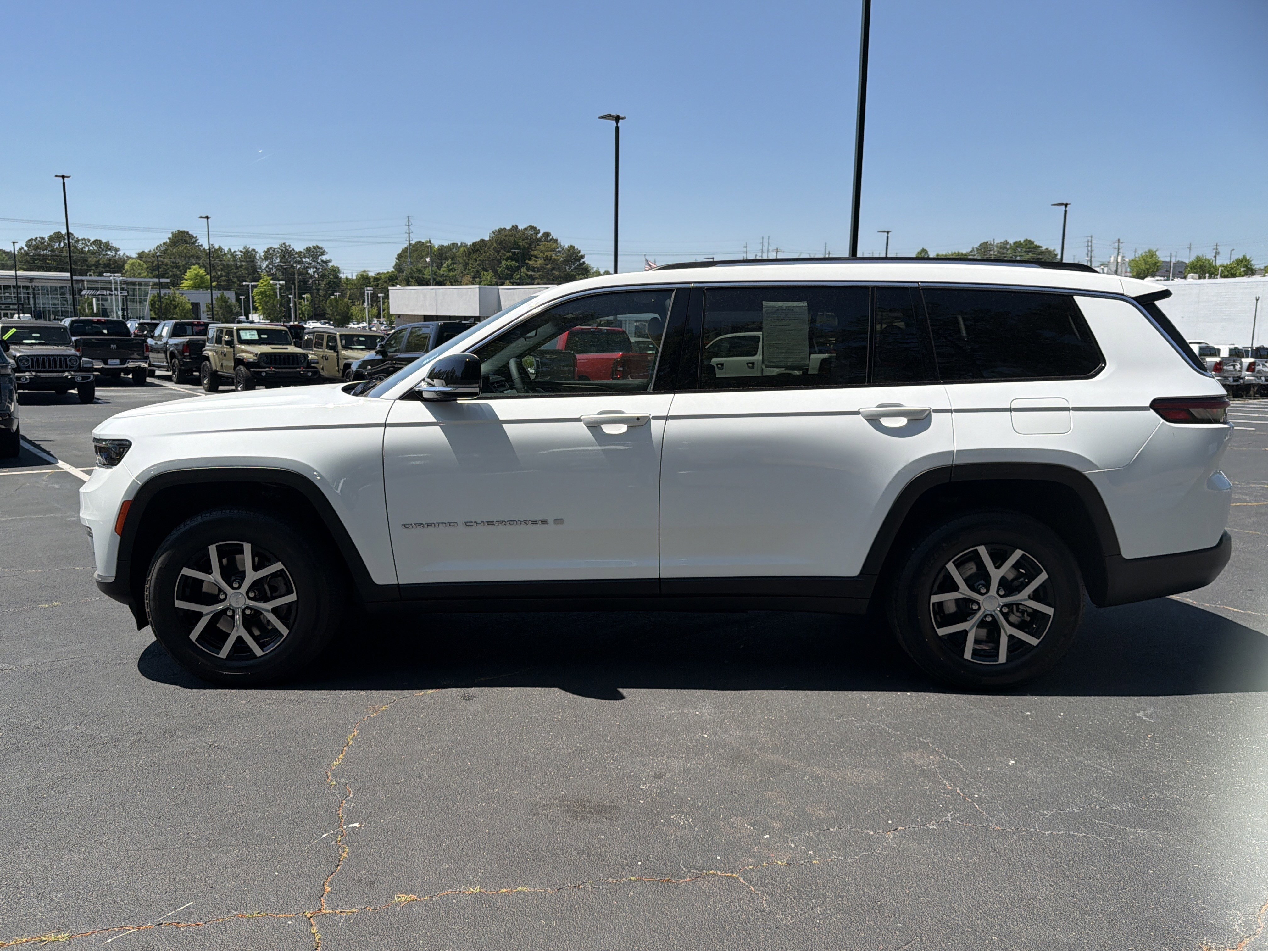 Used 2023 Bright White Clearcoat Jeep Limited image 7