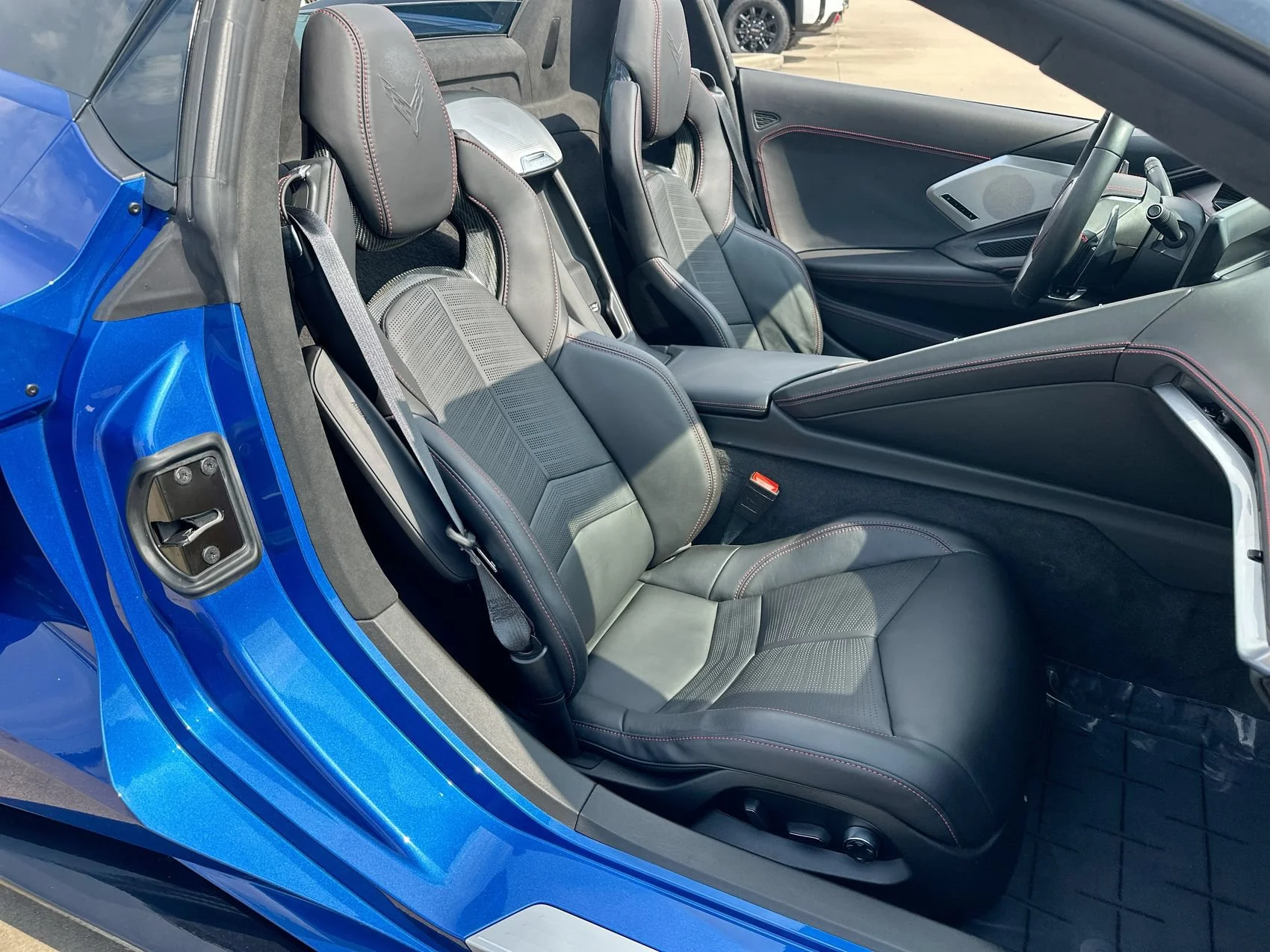 Used 2022 Elkhart Lake Blue Metallic Chevrolet 3LT image 23