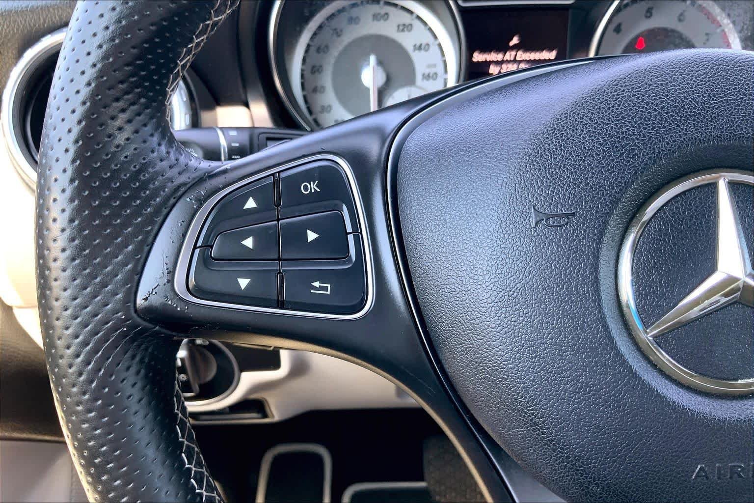 Used 2016 Mountain Gray Metallic Mercedes-Benz GLA 250 image 24