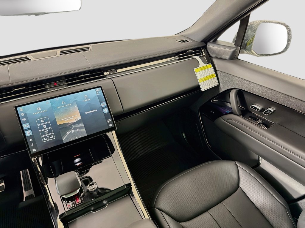 New 2027 Fuji White Land Rover Dynamic SE image 25
