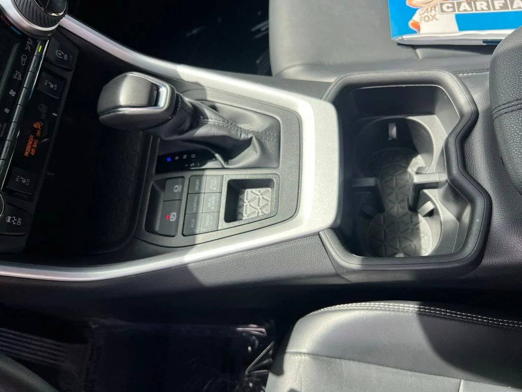 Used 2022 Black Toyota XLE Premium image 29