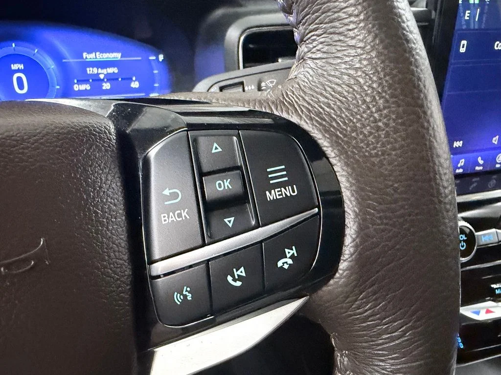 Used 2023 White Metallic Ford King Ranch image 27