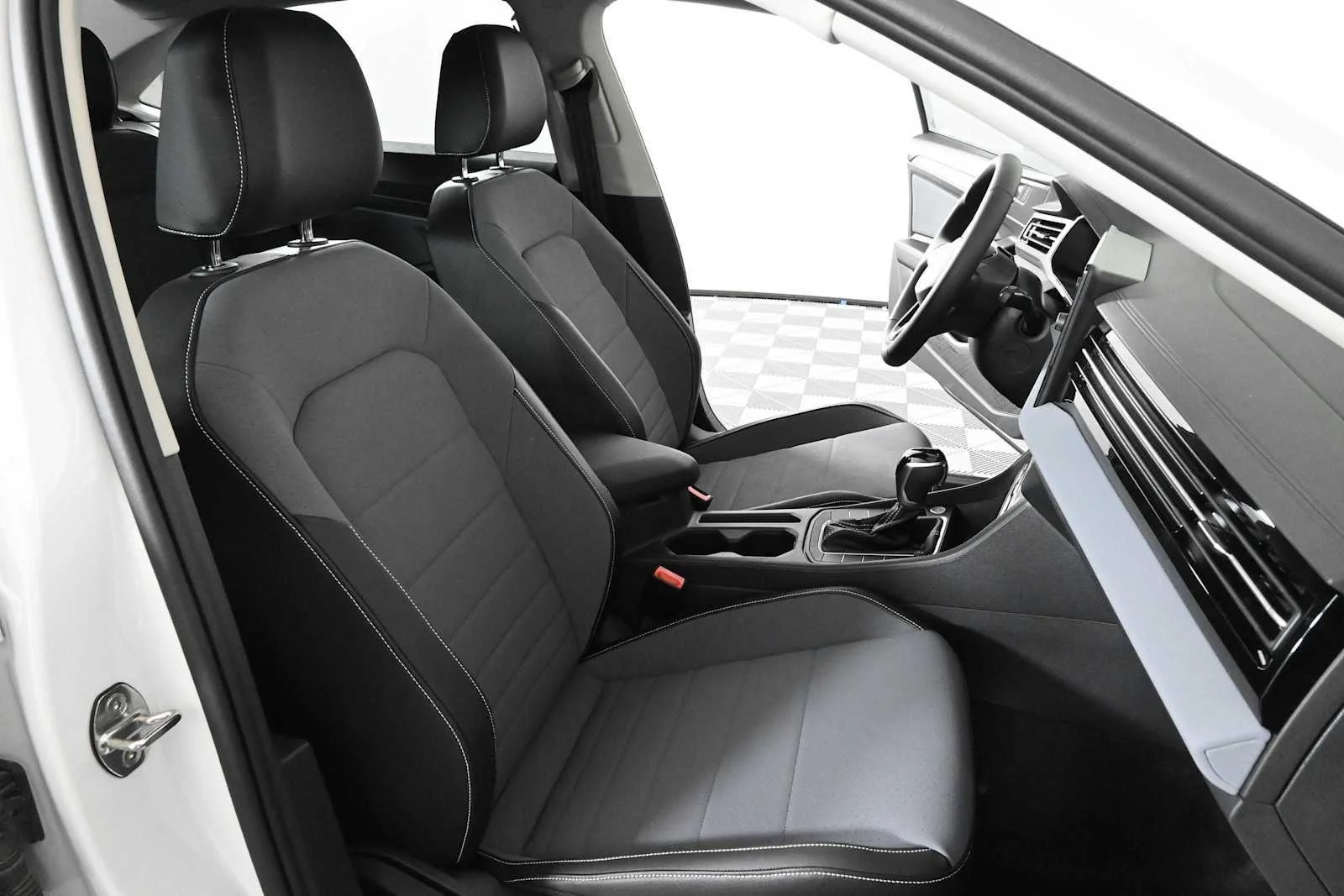 New 2026 Opal White Pearl Volkswagen SE image 11