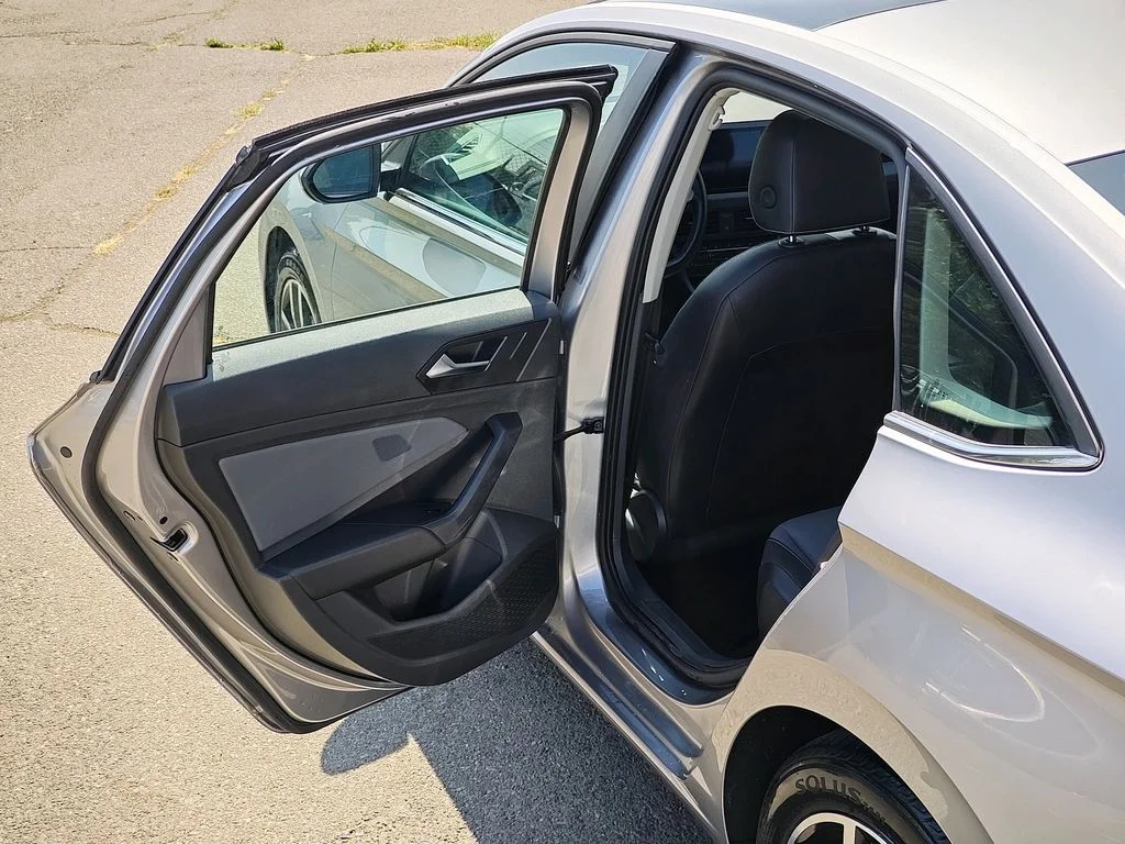 2025 Volkswagen Jetta SE - Photo 23