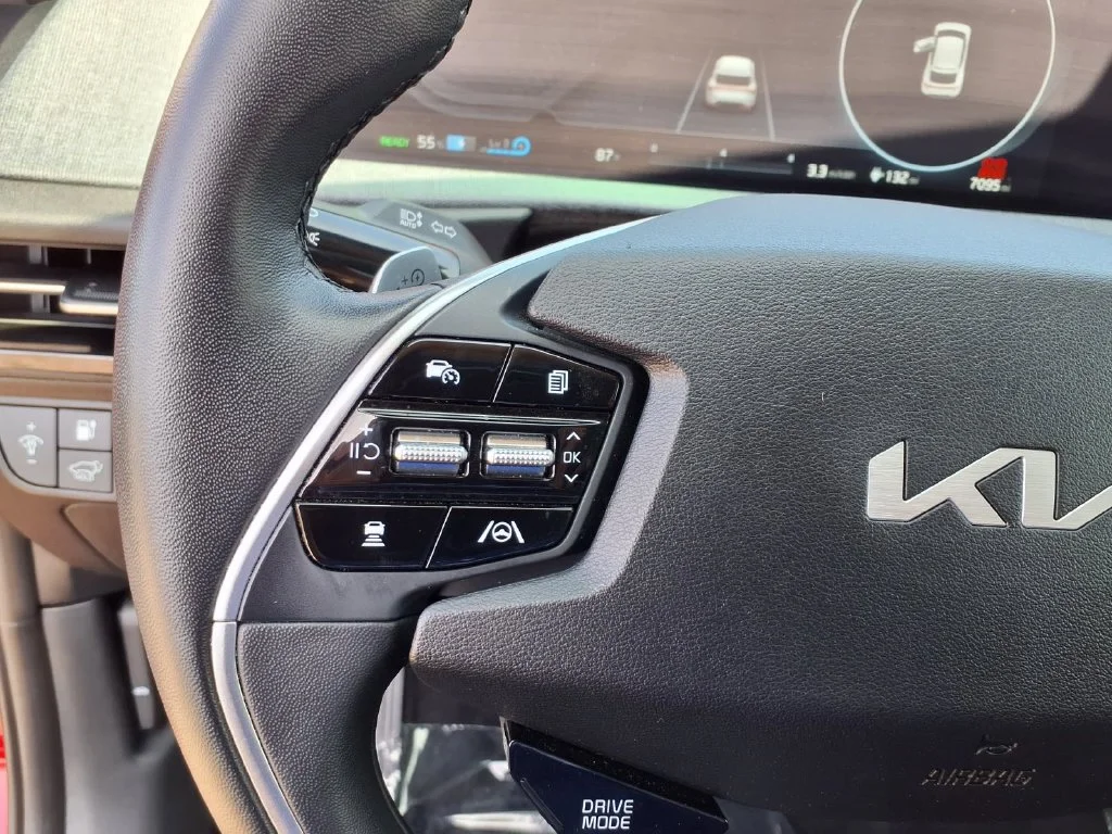 Certified Used 2023 Red Kia Wind image 21