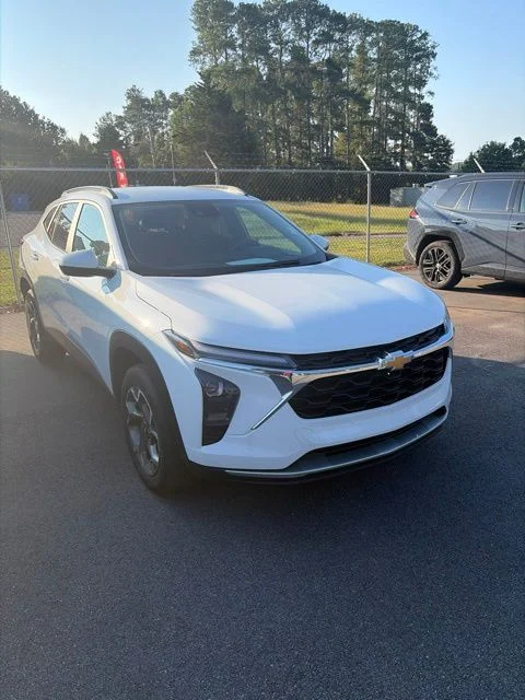 Used 2024 White Chevrolet LT image 2