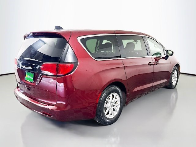 Used 2022 Velvet Red Pearlcoat Chrysler LX image 7