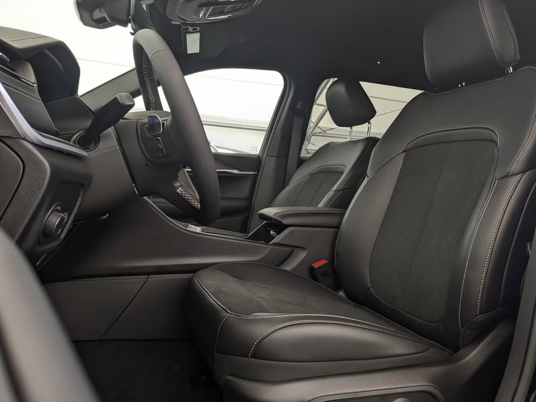 New 2026 Black Jeep Altitude - - Altitude Pkg - 10.25 Gauge Cluster - Adaptive Cruise - Heated Seats & More! image 15