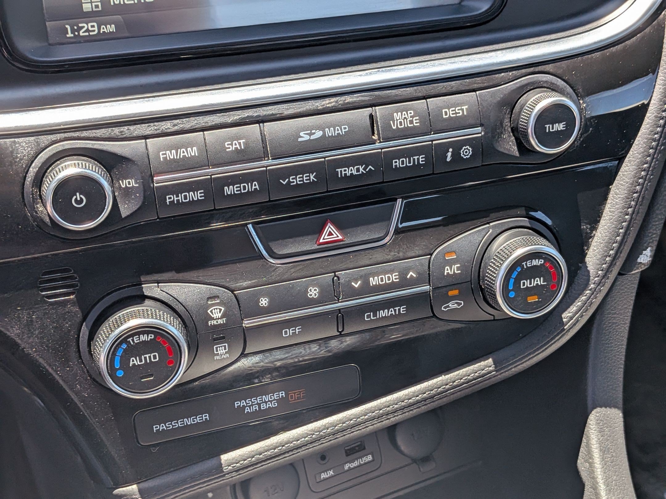 Used 2014 Snow White Pearl Kia EX image 20
