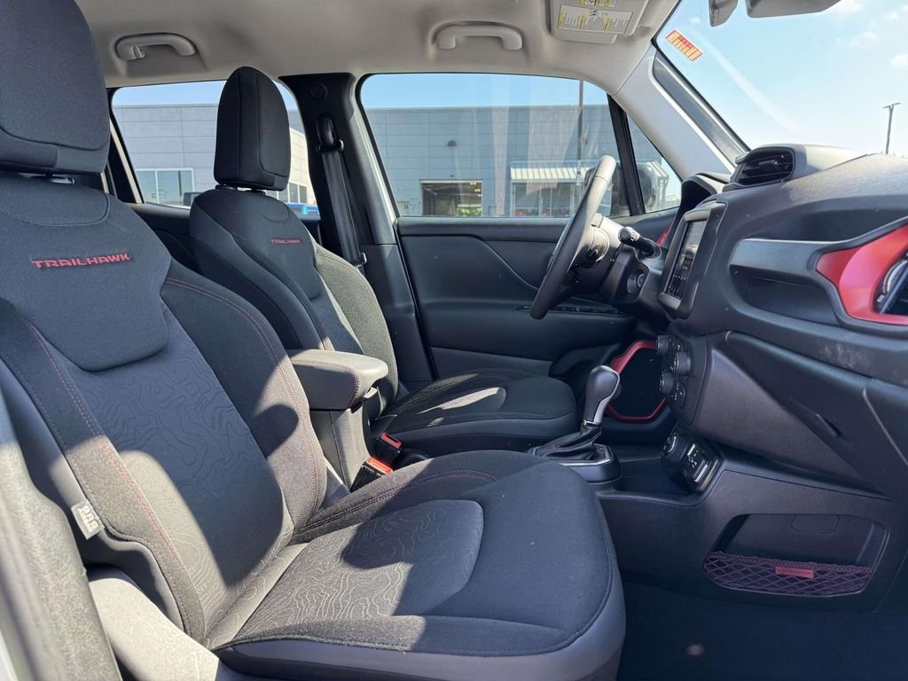 Used 2023 White Jeep Trailhawk image 13