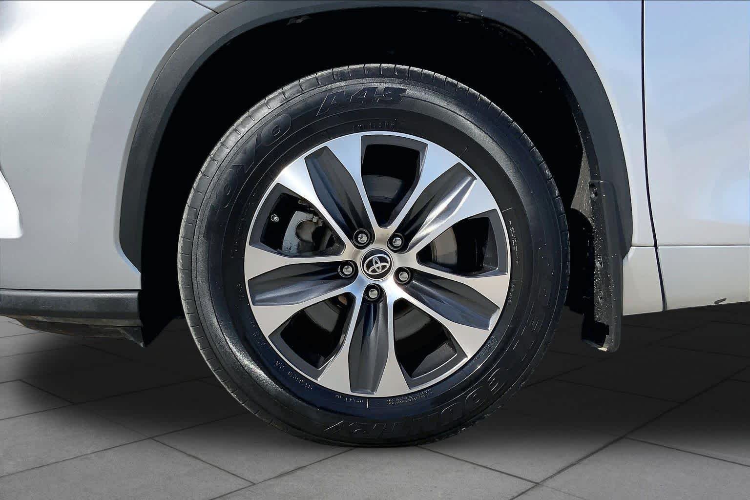 Used 2022 Celestial Silver Metallic Toyota XLE image 11