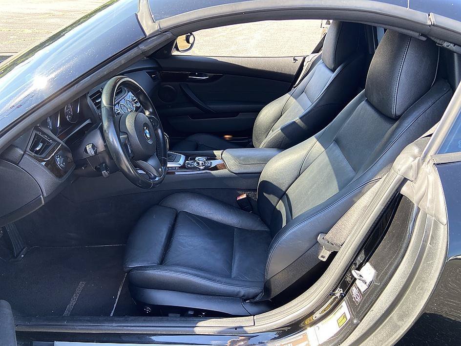 Used 2013 Black Sapphire Metallic BMW sDrive35is image 11