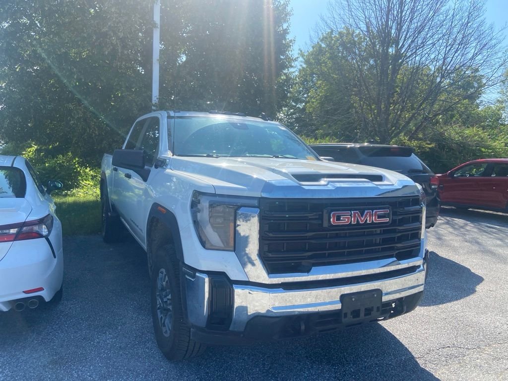 Used 2025 Summit White GMC Pro image 1