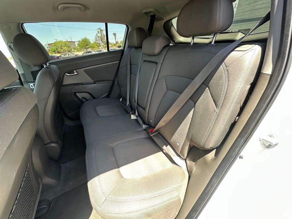 Used 2012 White Kia LX image 10