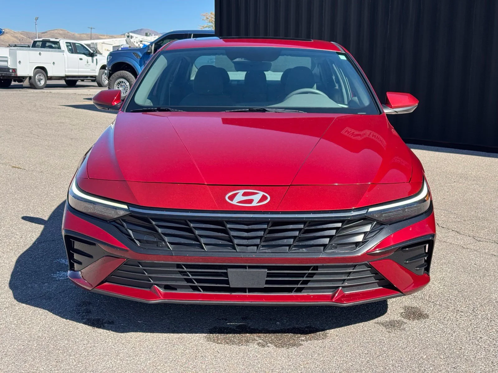 Used 2025 Red Hyundai SEL Convenience image 2