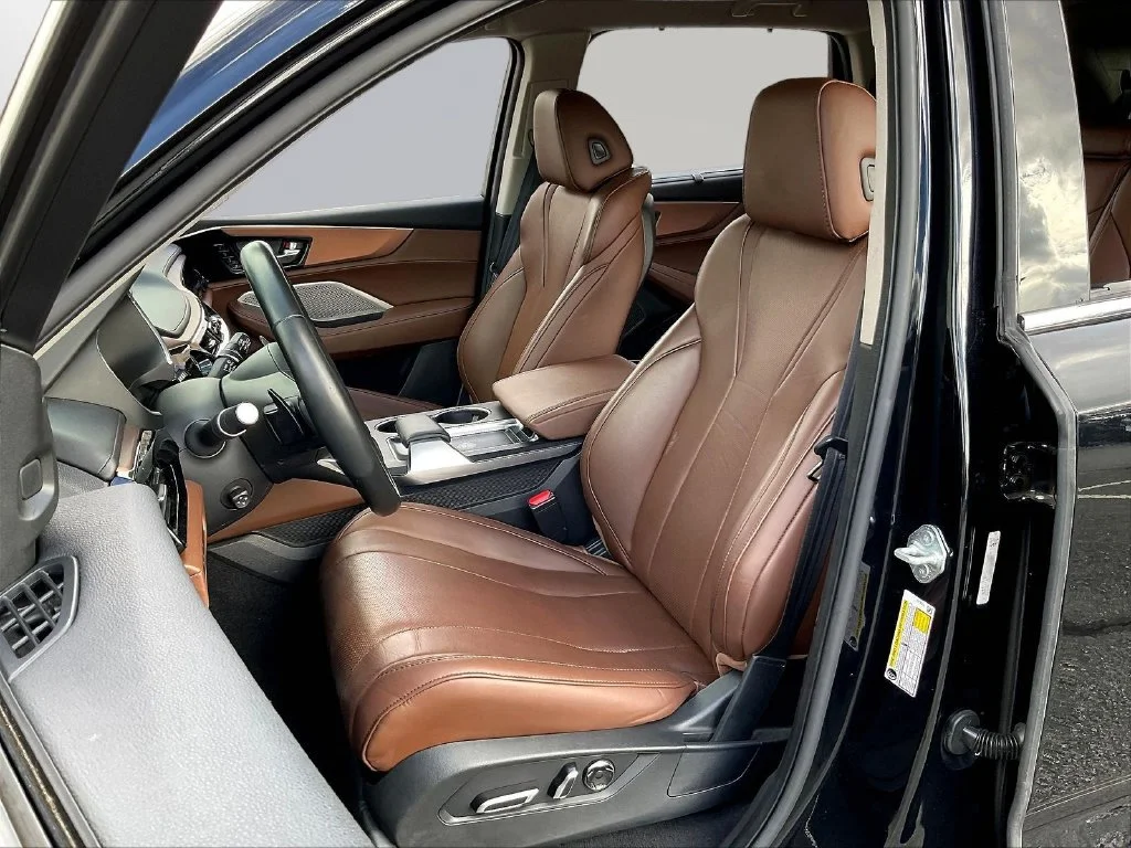 Used 2023 Black Acura Technology image 23